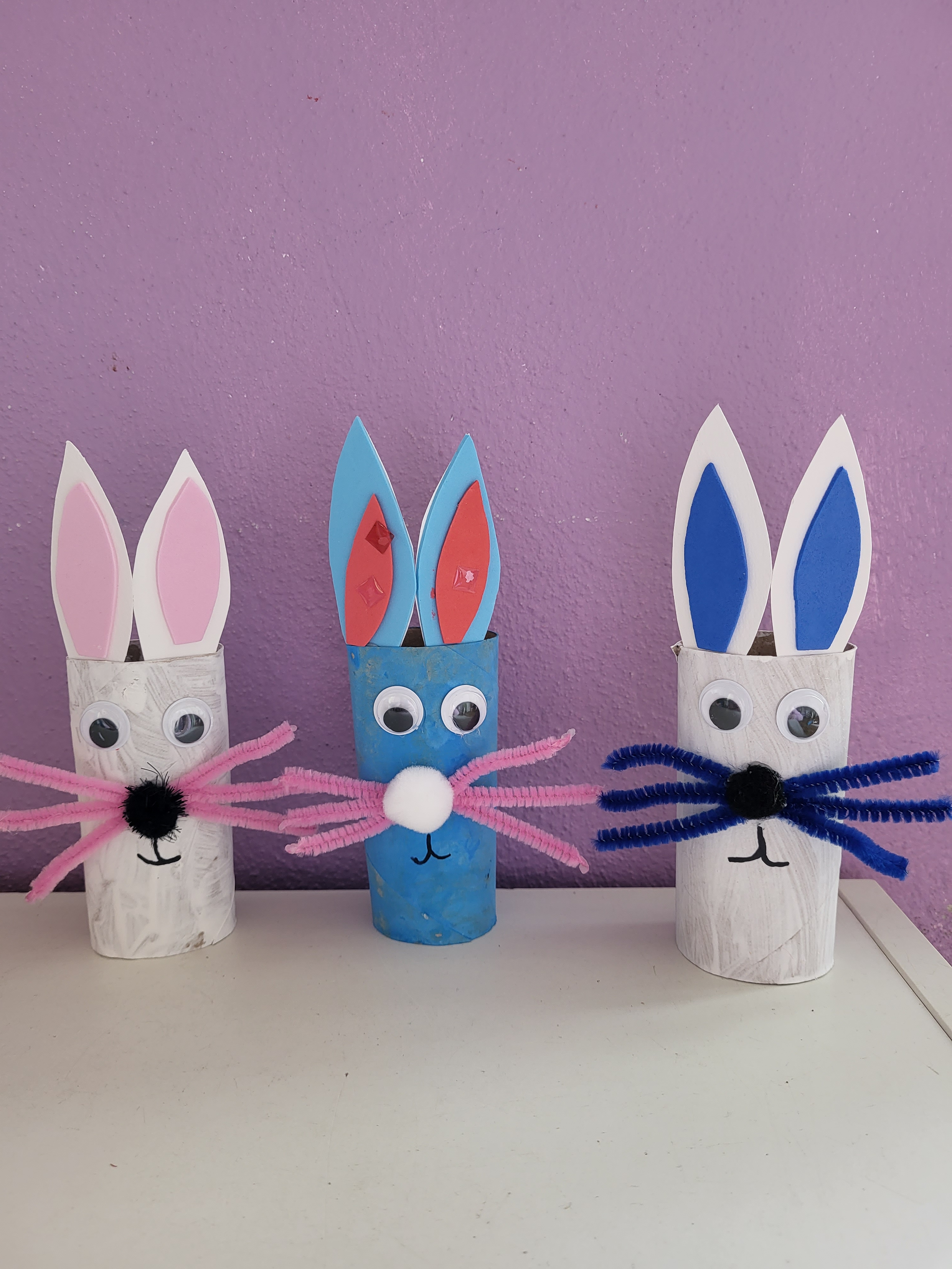 Lapin avec un rouleau de papier wc par Nina (3 ans) & Aurore