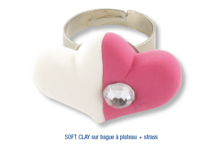 Bague décorée avec de la pâte à modeler SOFT CLAY