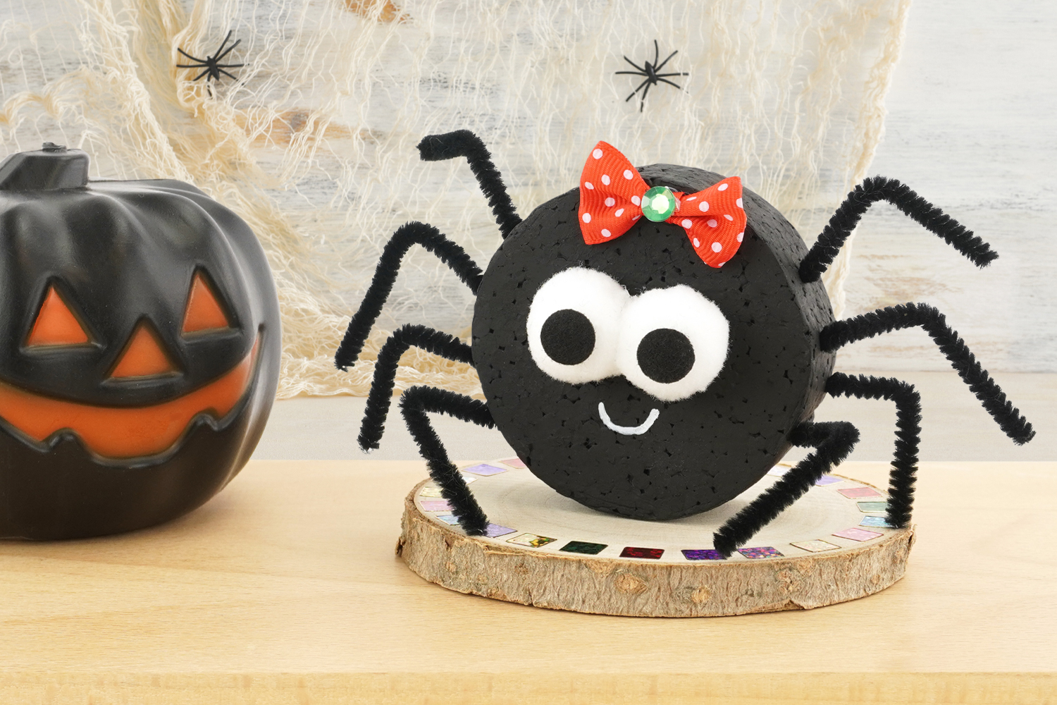 La petite araignée mignonne