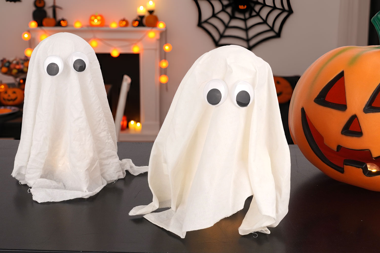 Fantômes lumineux avec du tissu