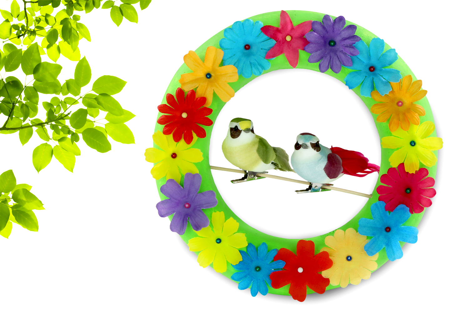 Couronne de fleurs et petits oiseaux