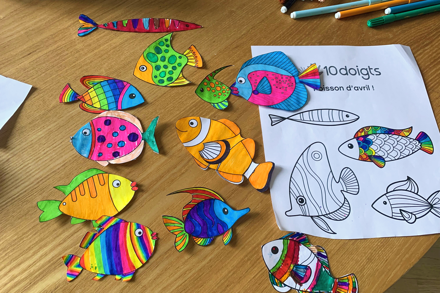 Coloriage poissons dans l'eau