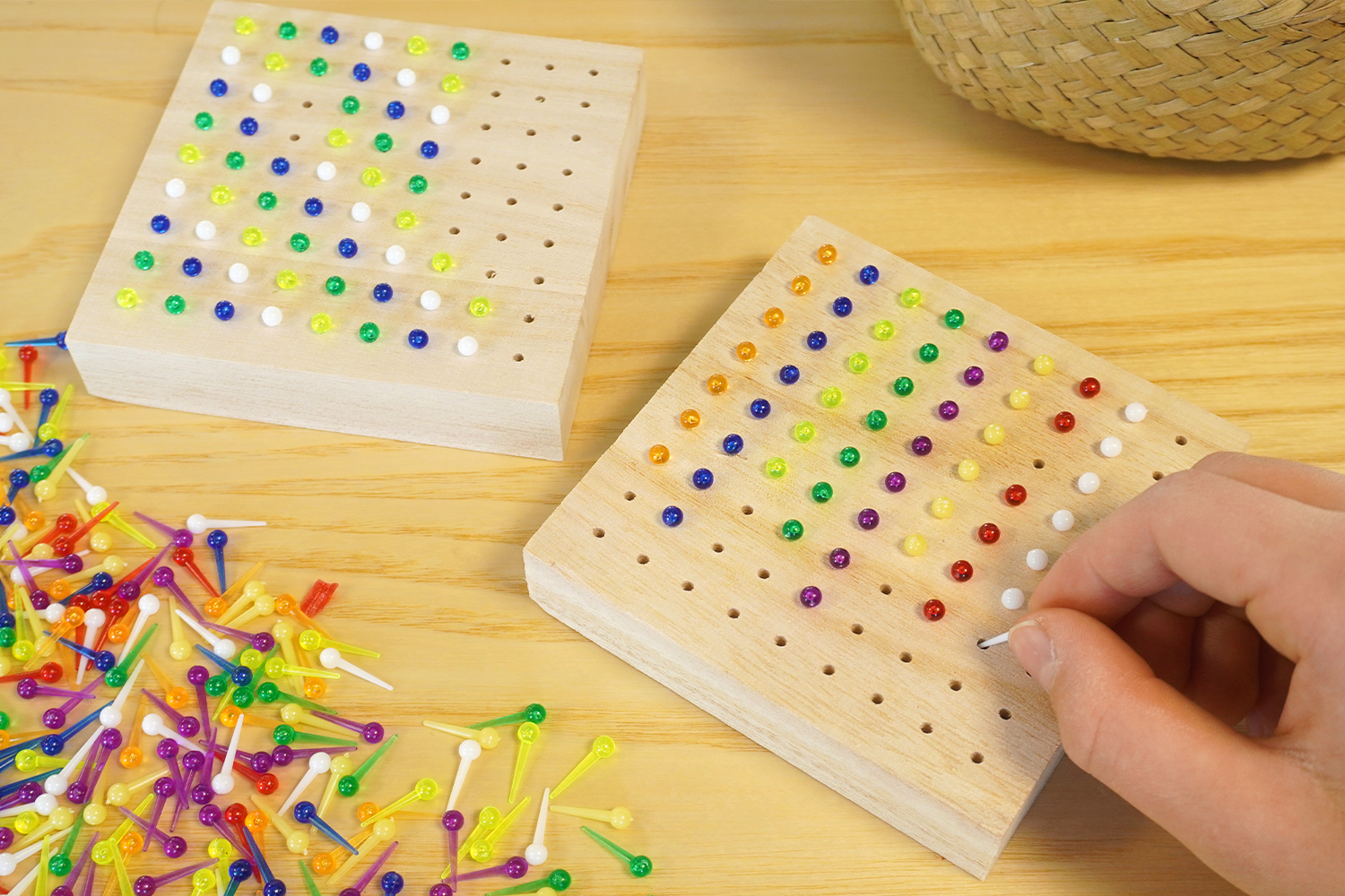 3 Activités de Motricité Fine Montessori pour les petits de 2 à 4 ans 