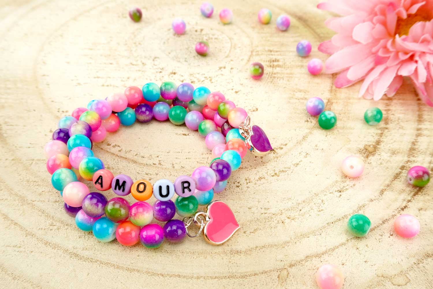 Bracelets "AMOUR" perles arc-en- ciel