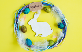 Je fabrique une couronne de Pâques - Activités de Pâques - 10doigts.fr