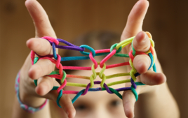 Jeux de récré : idées d’activités pour la cour de l’école - Arts plastiques - 10doigts.fr