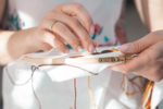 Activités Broderie et Tissage - Activités Créatives - 10doigts.fr
