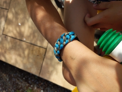 Bracelet en paracordes - 10doigts.fr