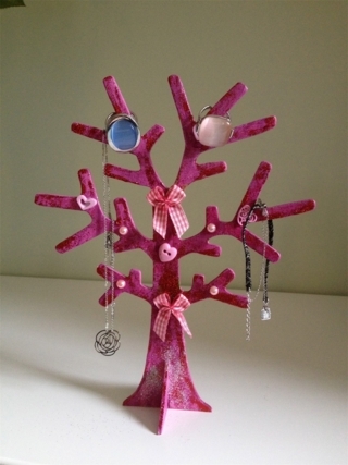 ABRE A BIJOUX  - Fêtes des pères et mères - 10doigts.fr