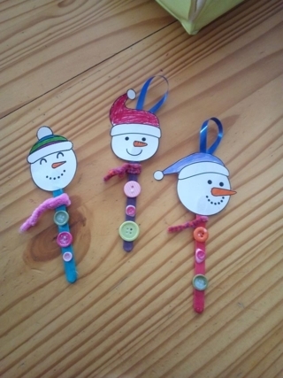 Des bonhommes de neige - Créations d'enfant - 10doigts.fr