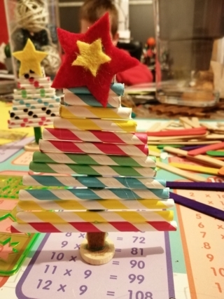 Sapin en paille - Pâques, Noël - 10doigts.fr