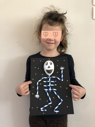 Carte Squelette - Créations d'enfant - 10doigts.fr