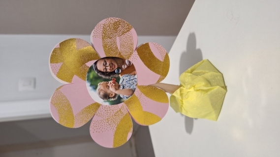 Fleur en papier avec des messages d'amour cachés - 10doigts.fr