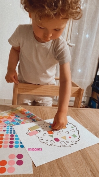 Apprentissage des formes et couleurs - 10doigts.fr