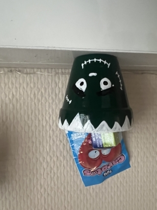 Pot monstre - 10doigts.fr