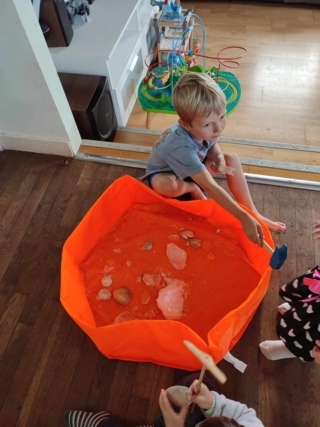 Brisons la glace poiur délmivrer les coquillages. - 10doigts.fr