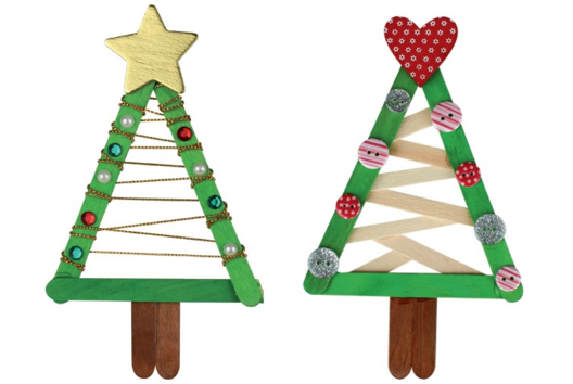 Sapins de Noël en bâtonnets - Activités manuelles décorations du sapin de Noël - 10doigts.fr