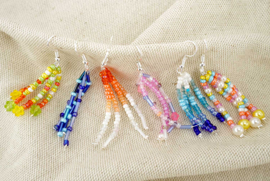 boucles d'oreilles rocailles - Activités manuelles créations de bijoux - 10doigts.fr