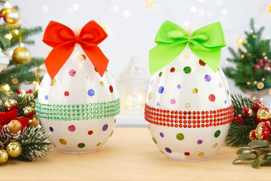 boule de noël DIY enfants strass - Activités manuelles décorations du sapin de Noël - 10doigts.fr