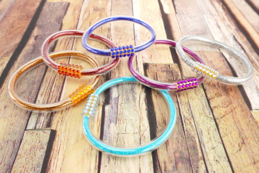 bracelets paillettes et strass - Activités manuelles créations de bijoux - 10doigts.fr