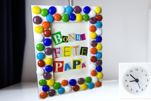 Bricolage cadre mosaïque papa - Activités manuelles fête des pères - 10doigts.fr