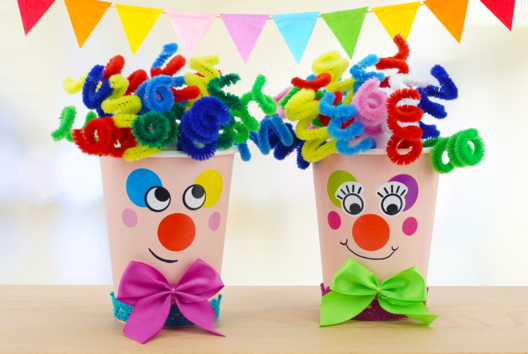 bricolage facile clown DIY enfants - Activités manuelles Carnaval, Mardi gras - 10doigts.fr