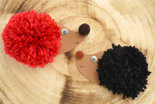 bricolage herisson pompon enfant - Activités manuelles animaux - 10doigts.fr