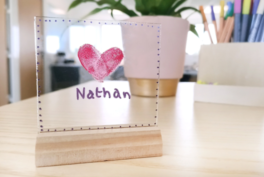 cadre empreinte doigts cadeau fête des mères - Activités manuelles fête des mères - 10doigts.fr - 2