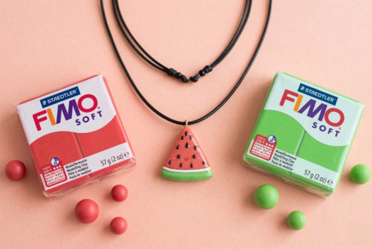 collier fimo pasteque kawai - Activités manuelles de modelage - 10doigts.fr