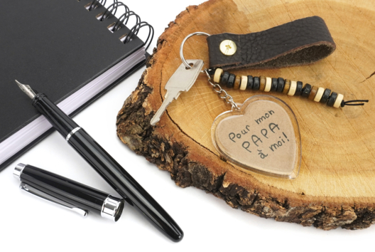 DIY fête des pères cadeau enfants porte clés - Activités manuelles fête des pères - 10doigts.fr - 2