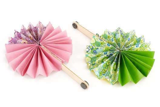 fabrique ton éventail en papier - Activités manuelles Été - 10doigts.fr - 2