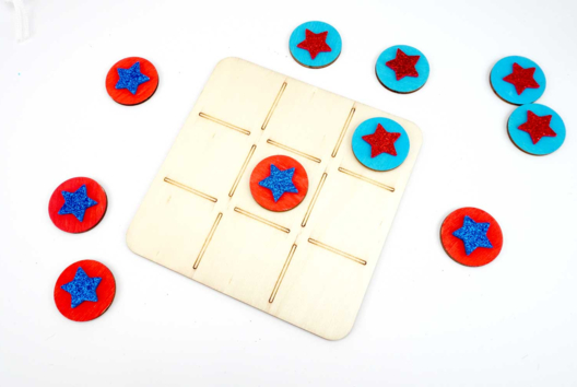 jeu en bois morpions bleu rouge - Activités manuelles jeux - 10doigts.fr - 2