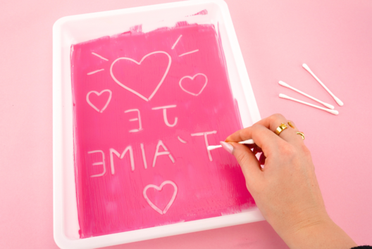 linogravure enfant fête des mères - Activités manuelles Saint-valentin - 10doigts.fr - 2