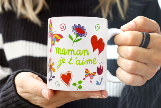 mug cadeau fête des mères enfant - Activités manuelles cadeaux maitresses, maitres, ATSEM, AESH, nounous... - 10doigts.fr