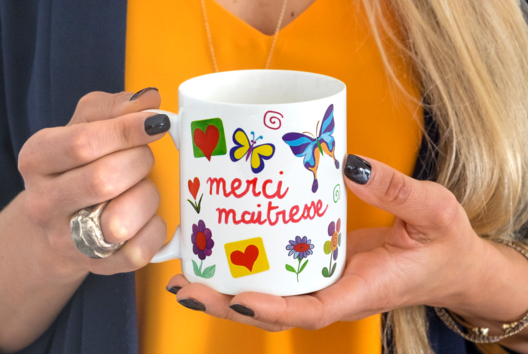 mug cadeau maitresse école - Activités manuelles cadeaux maitresses, maitres, ATSEM, AESH, nounous... - 10doigts.fr