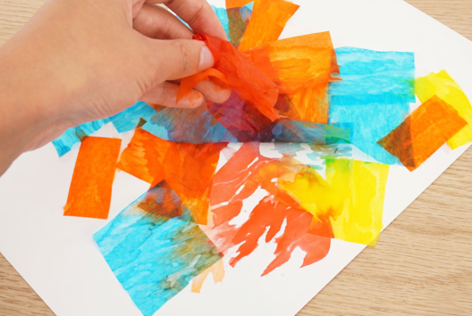 peinture papier crépon cocktail - Activités manuelles Été - 10doigts.fr - 2
