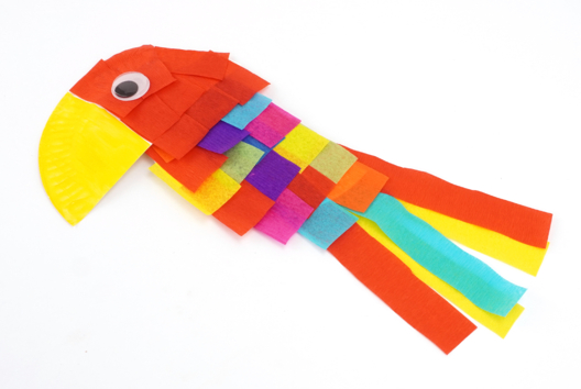 perroquet papier crépon DIY enfants - Activités manuelles animaux : nos idées créatives pour les enfants - 10doigts.fr - 2