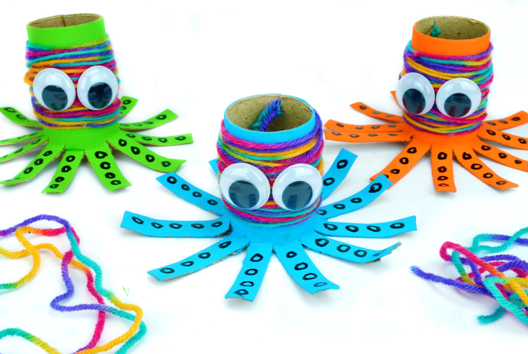 Pieuvre Rouleau Papier ToiletteLaine - Activités manuelles océan - 10doigts.fr - 2