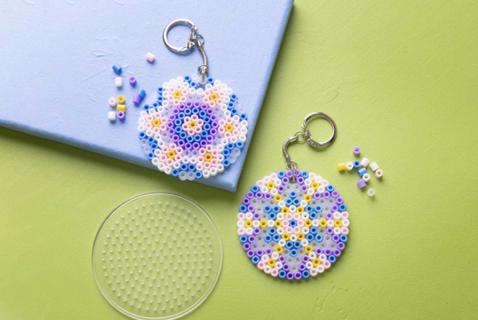 porte-clés perles à repasser - Activités manuelles perles fusibles - 10doigts.fr