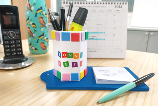 pot à crayons mémo cadeau fête des mères pères - Activités manuelles fête des mères - 10doigts.fr