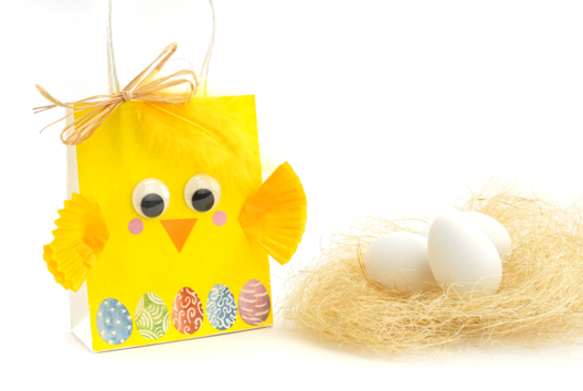 sac poussin oeufs Pâques DIY enfants - Activités manuelles DIY Pâques - 10doigts.fr - 2
