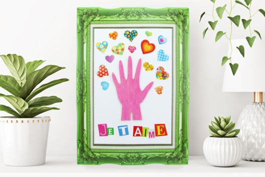 tableau cadeau fête des mères coeurs enfants - Activités manuelles fête des mères - 10doigts.fr - 2