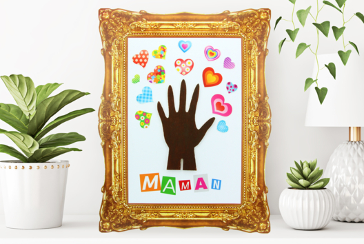 tableau main coeur fête des mères - Activités manuelles fête des mères - 10doigts.fr