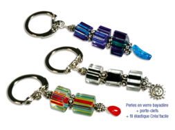 Porte-clefs ou mousqueton de perles bayadères en verre