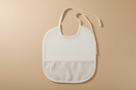 Bavoir avec poche à broder - Coton, lin - Textiles - 10doigts.fr