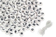 Perles alphabet noir et blanc - Bijoux messages - 10doigts.fr