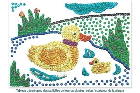 Carton plume ou plaque polystyrène : créations avec des paillettes cuvettes rondes à trou - Carton plume et polystyrène – 10doigts.fr