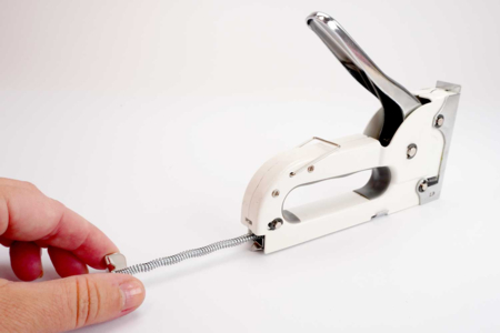 agrafeuse murale  - Outils Loisirs créatifs – 10doigts.fr