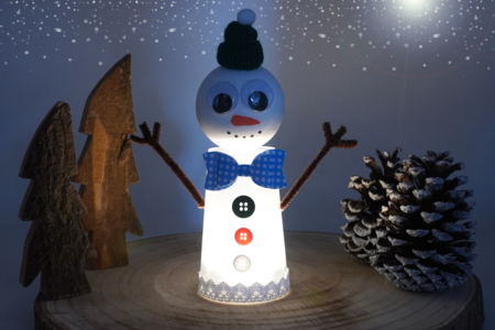 bonhomme neige lumineux gobelet enfant - Activités manuelles Noël – 10doigts.fr