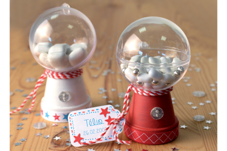 boule distributeur bonbons - Boules de Noël DIY – 10doigts.fr